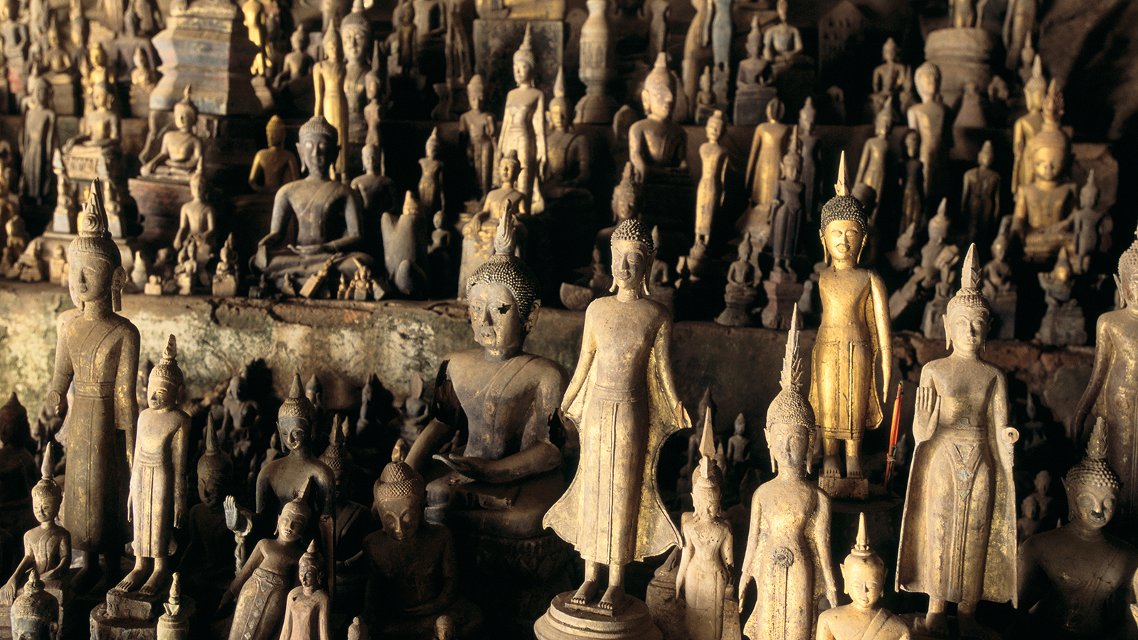 Buddhas in Pak Ou Caves.