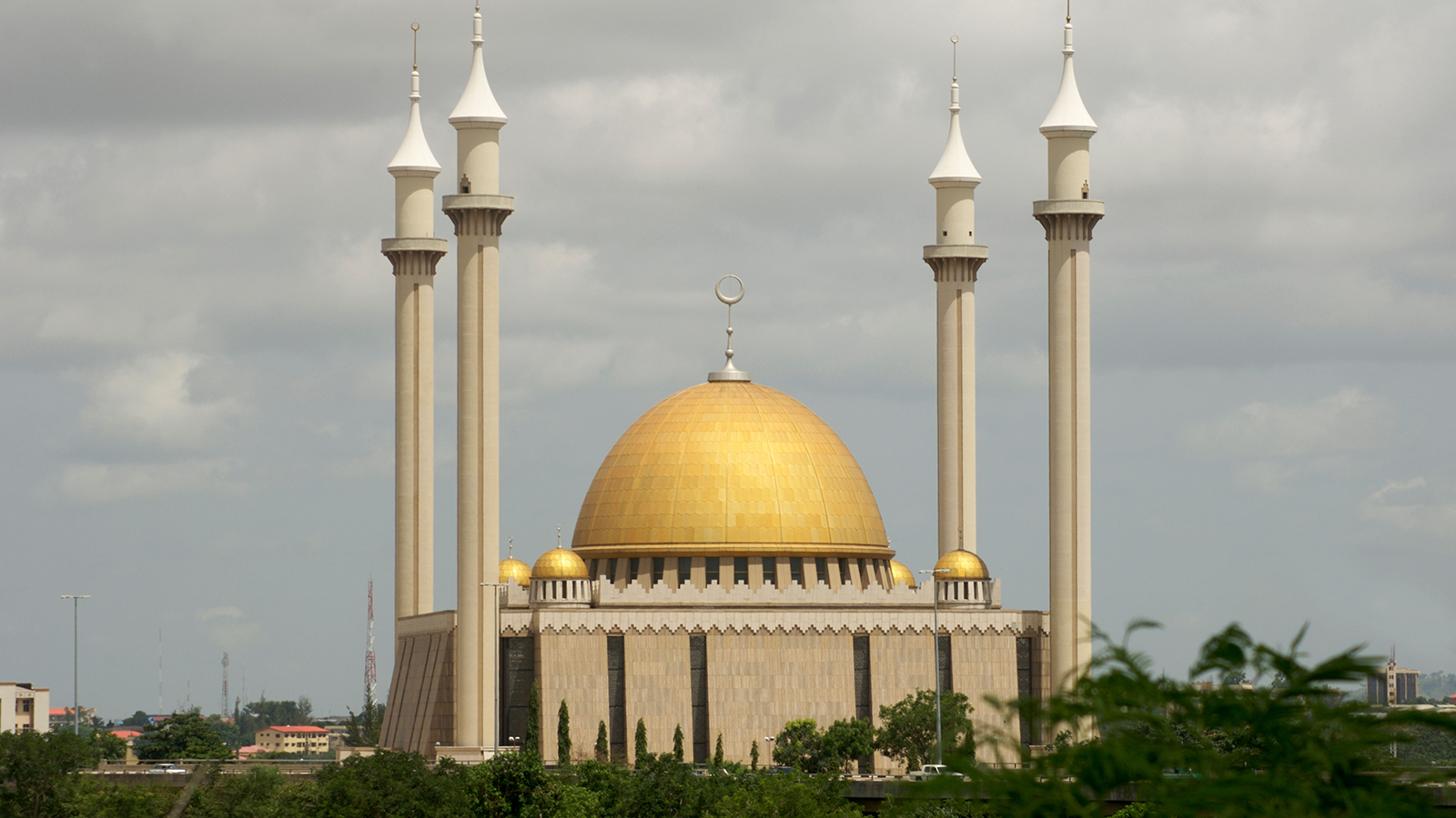 AB9NGR National Mosque Abuja Nigeria. Image shot 2007. Exact date unknown.