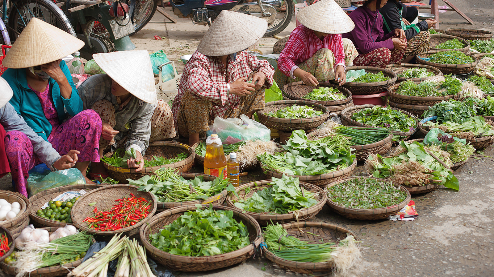 Outdoor markets in the streets of Hoi An, Vietnam; Shutterstock ID 89737582; PO: Kids Website Overhaul