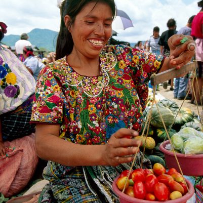 guatemala-women-fruit